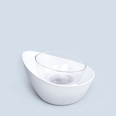 Τροφή για γάτες και νερό